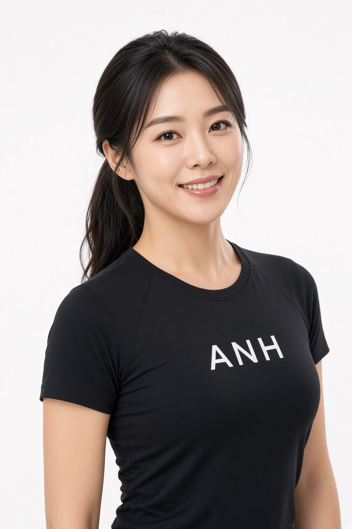 ANH 로고 티셔츠를 입은 여성 트레이너